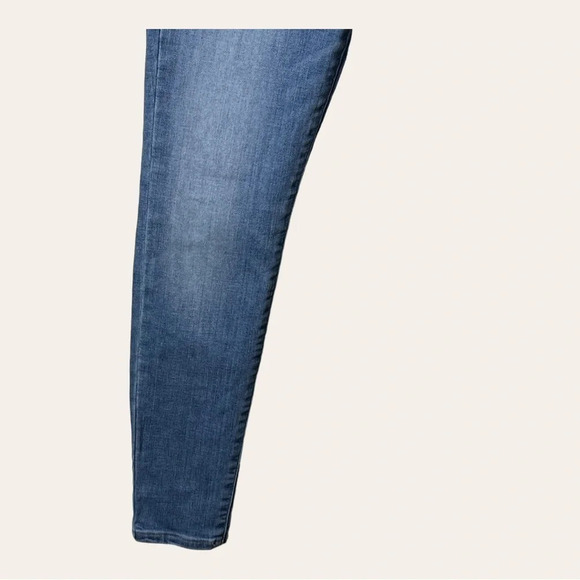 0400W. LUCKY BRAND DENIM JEANS SIZE 2/26 MEDIUM WASH IN COLOR SKINNY STYLE - Picture 4 of 14